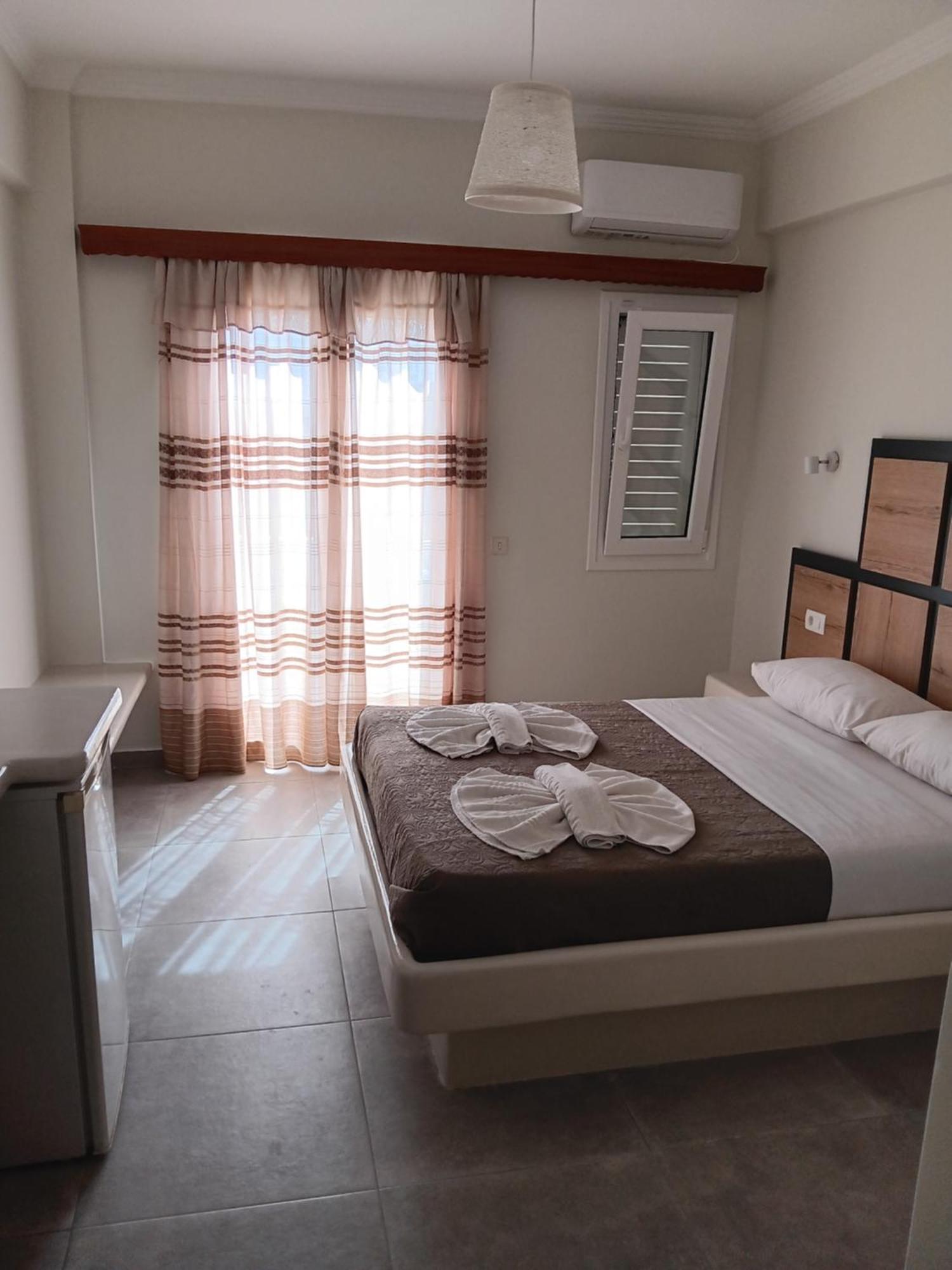 Petra Nera Hotel Perissa  Ngoại thất bức ảnh